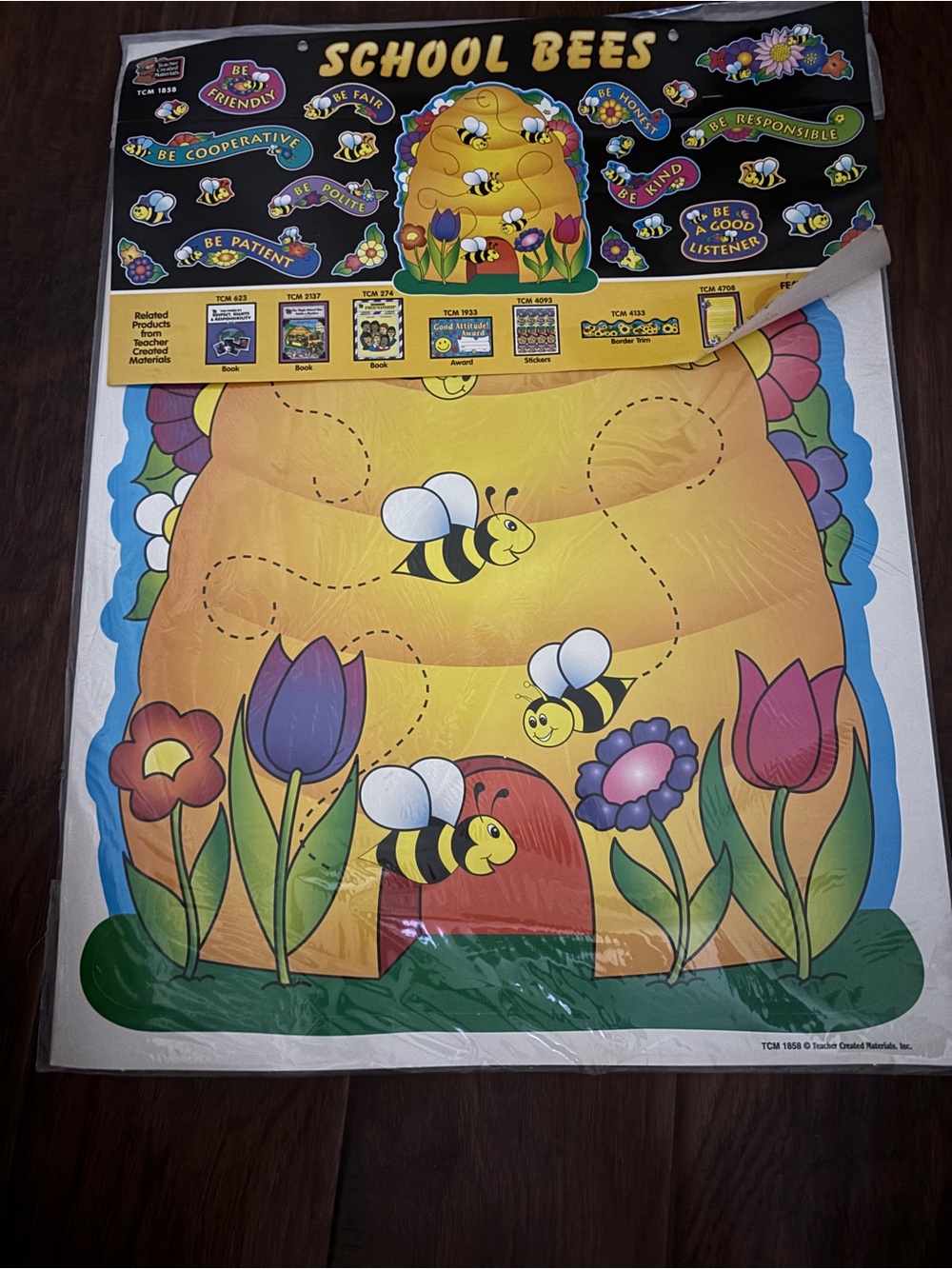 Vintage School Bees Classroom Decor Set - New